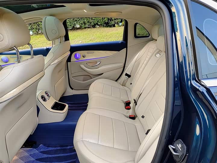 Фото 8 - Mercedes-Benz E-Class