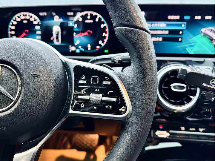 Фото 20 - Mercedes-Benz A-Class