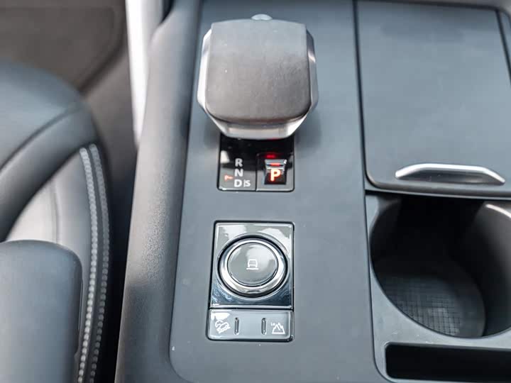 Фото 15 - Land Rover Discovery