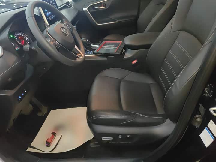 Фото 15 - Toyota Wildlander