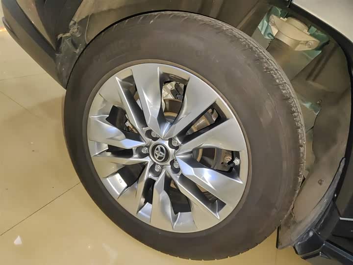 Фото 26 - Toyota Wildlander