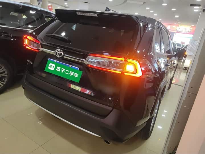 Фото 7 - Toyota Wildlander