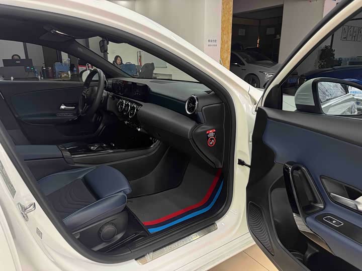 Фото 10 - Mercedes-Benz A-Class