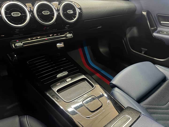 Фото 13 - Mercedes-Benz A-Class