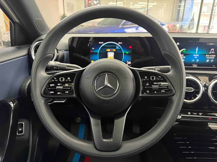 Фото 15 - Mercedes-Benz A-Class