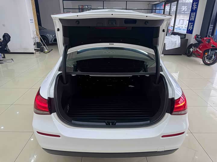 Фото 20 - Mercedes-Benz A-Class