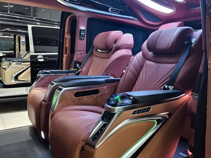 Фото 5 - Mercedes-Benz V-Class