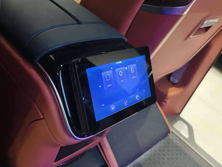 Фото 7 - Mercedes-Benz V-Class