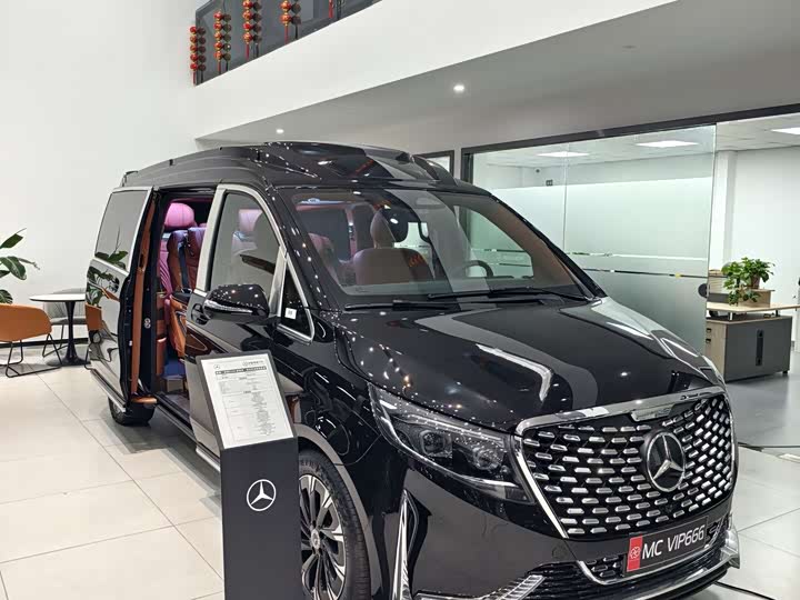Фото 8 - Mercedes-Benz V-Class
