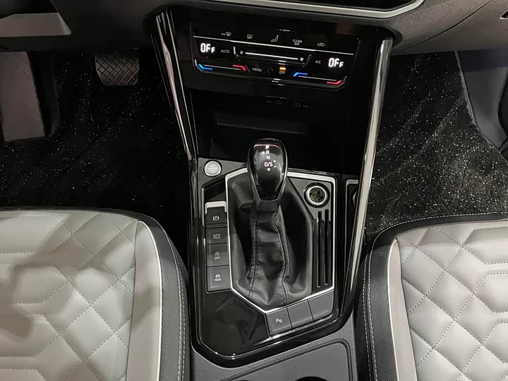 Фото 14 - Volkswagen Tayron