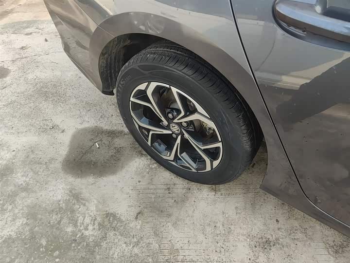 Фото 26 - MG Motor 5