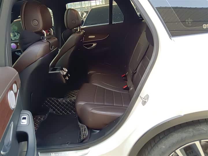 Фото 17 - Mercedes-Benz GLC-Class