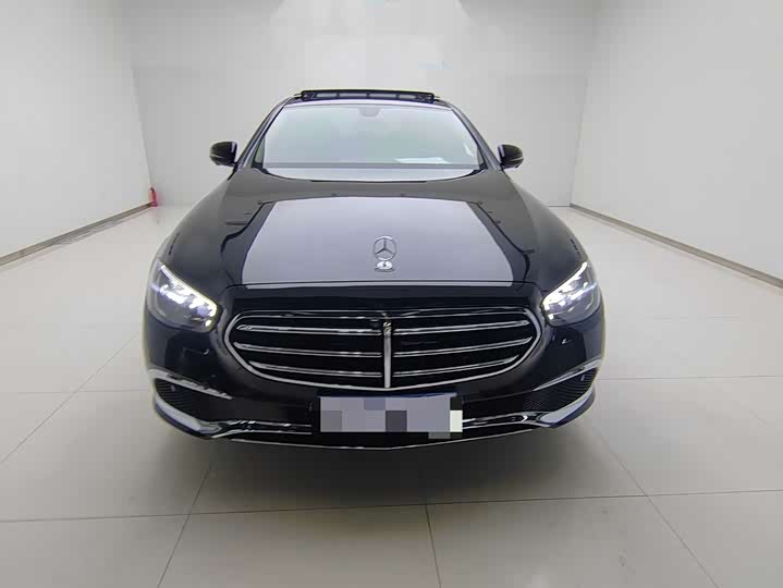 Фото 2 - Mercedes-Benz E-Class