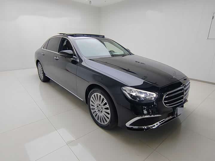 Фото 3 - Mercedes-Benz E-Class