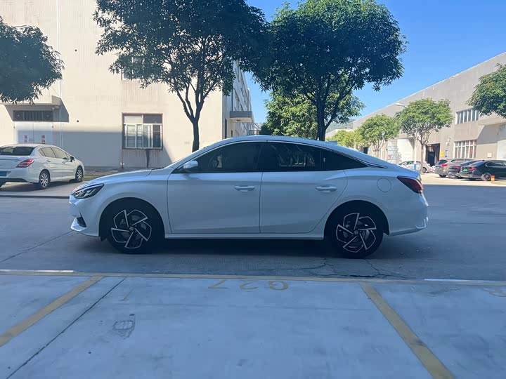 Фото 3 - MG Motor 5