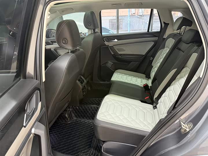 Фото 18 - Volkswagen Tayron