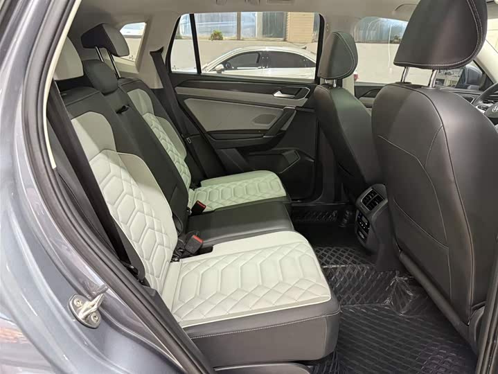 Фото 22 - Volkswagen Tayron