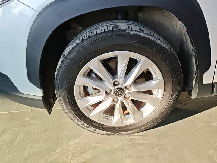 Фото 23 - Toyota Corolla Cross