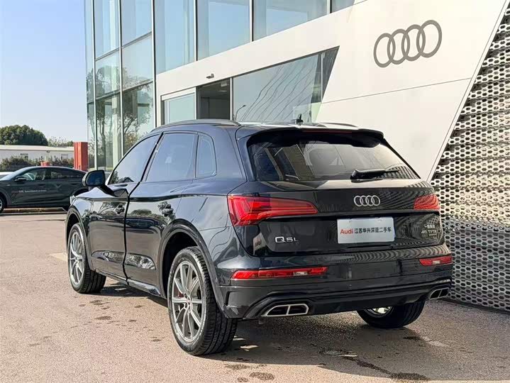 Фото 4 - Audi Q5L