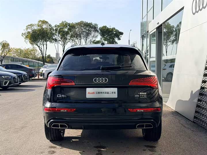 Фото 5 - Audi Q5L