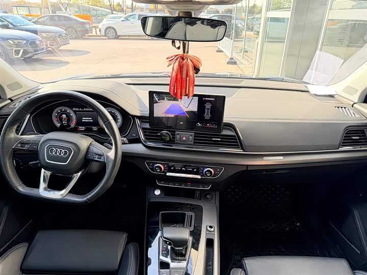 Фото 7 - Audi Q5L
