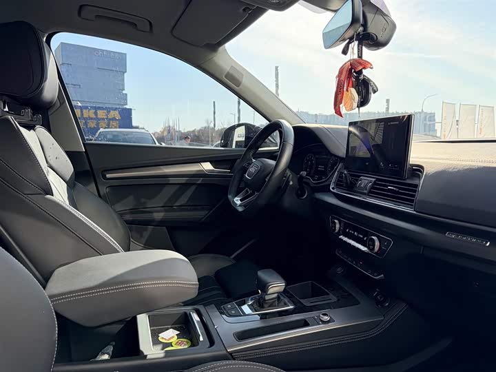 Фото 8 - Audi Q5L