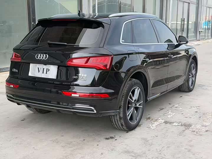 Фото 6 - Audi Q5L