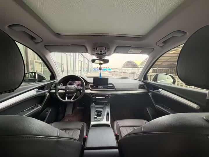 Фото 8 - Audi Q5L