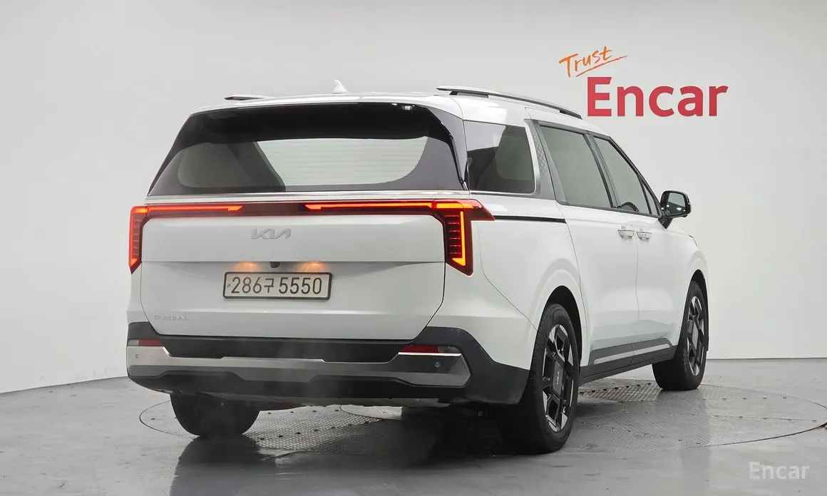 Фото 4 - Kia Carnival