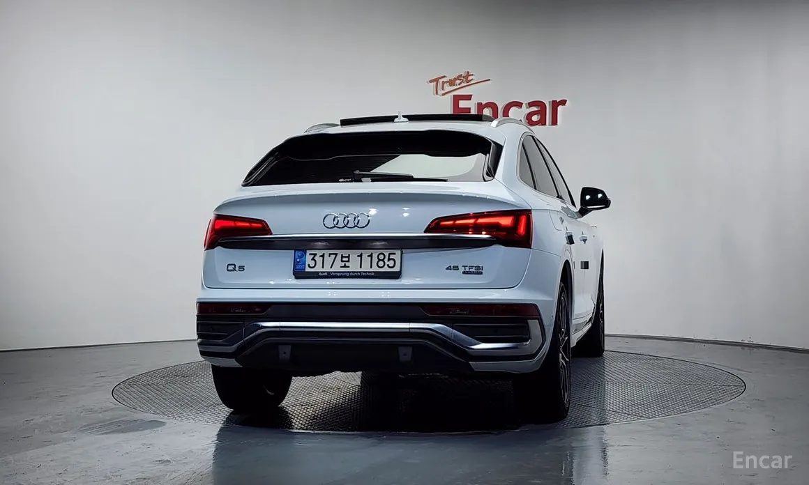 Фото 4 - Audi Q5