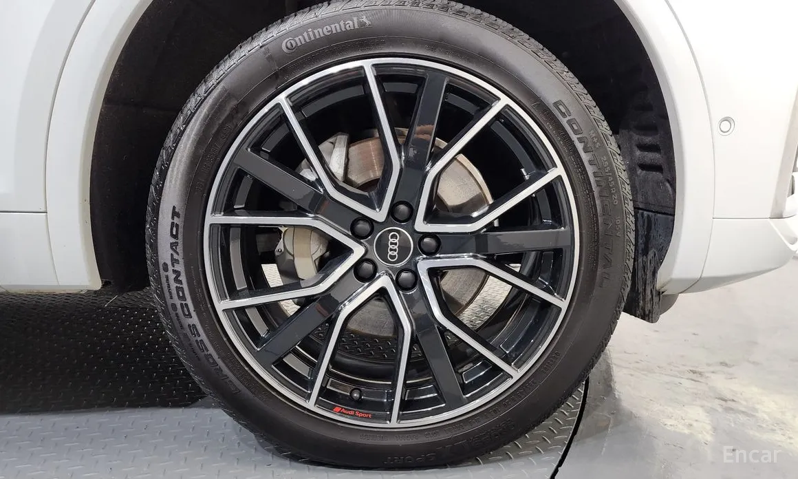 Фото 5 - Audi Q5