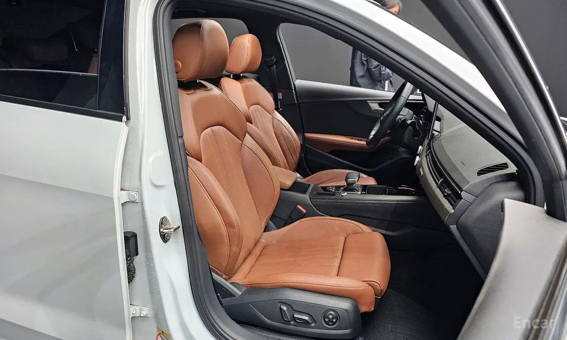 Фото 12 - Audi A4