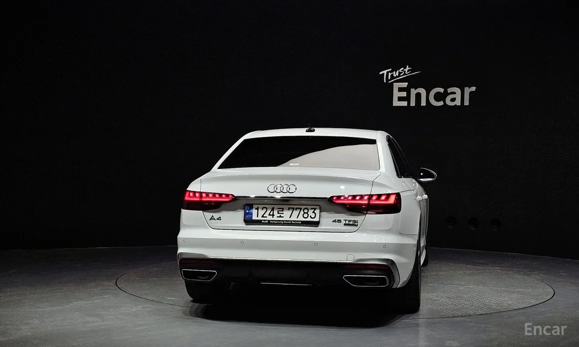 Фото 4 - Audi A4