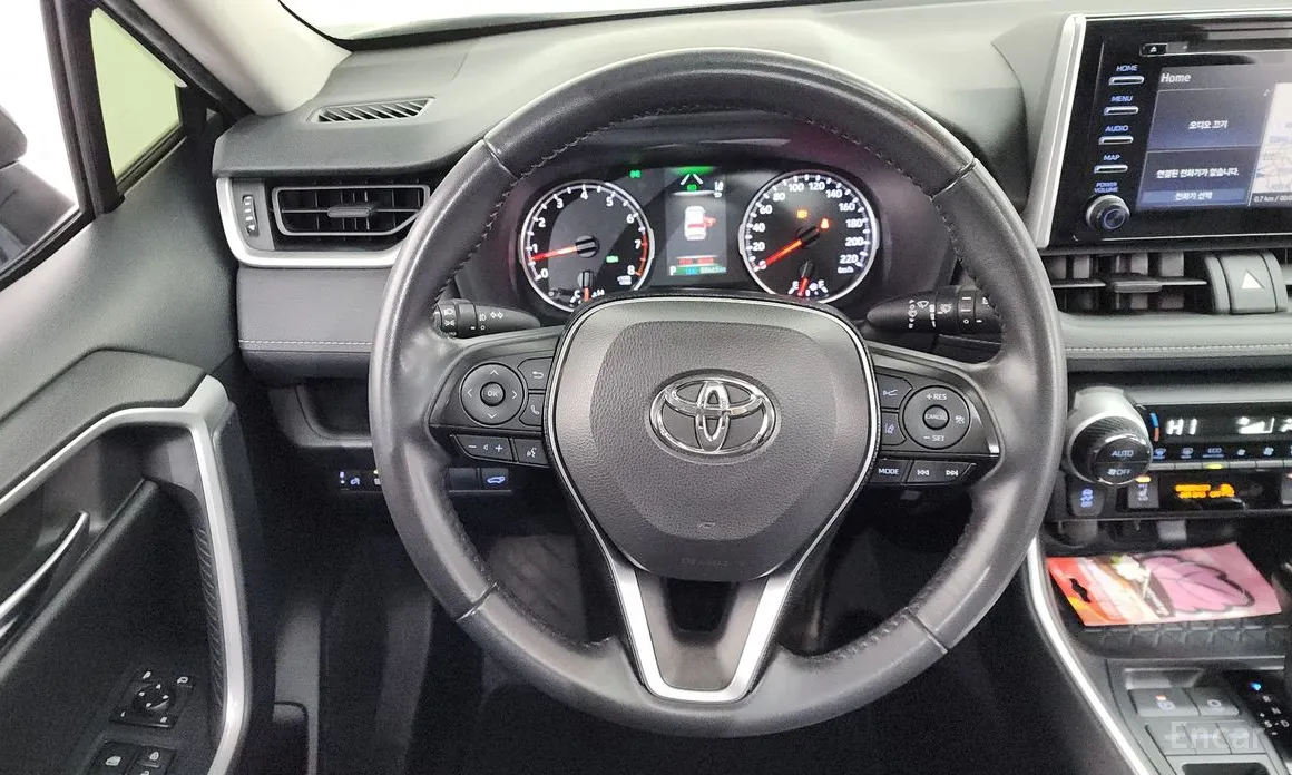 Фото 13 - Toyota RAV4