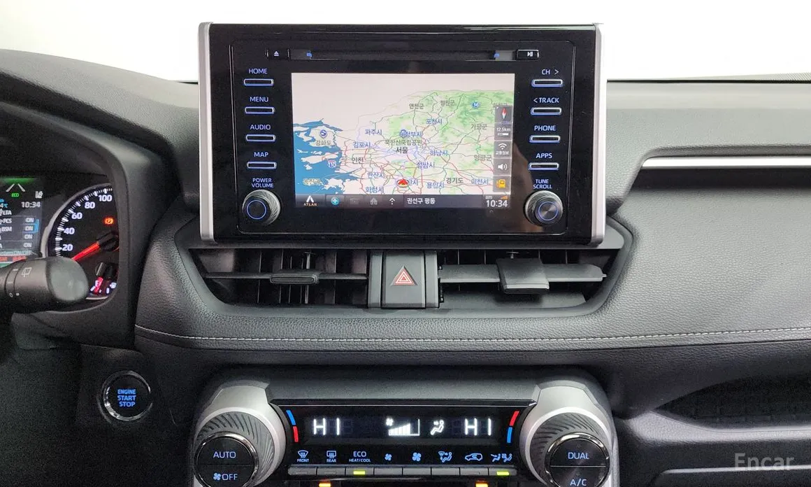 Фото 16 - Toyota RAV4