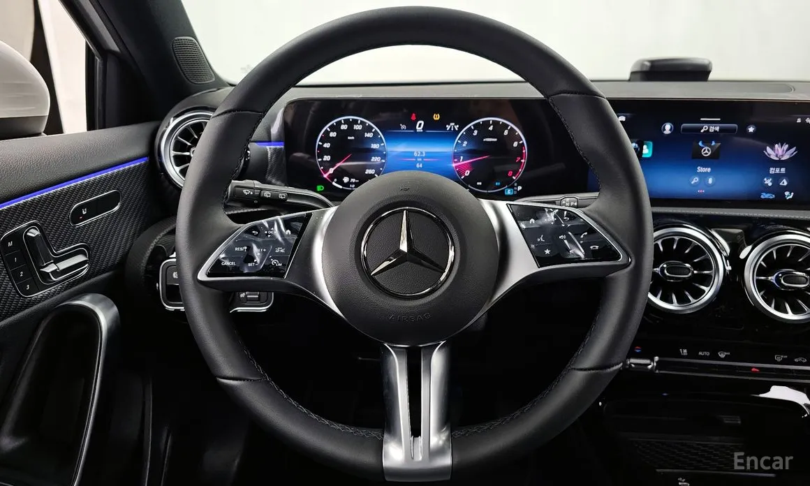 Фото 13 - Mercedes-Benz A-Class