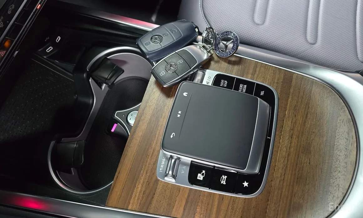 Фото 17 - Mercedes-Benz G-Class