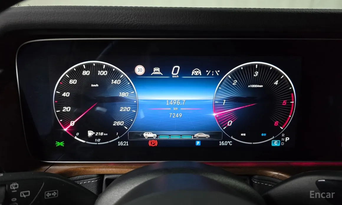 Фото 8 - Mercedes-Benz G-Class