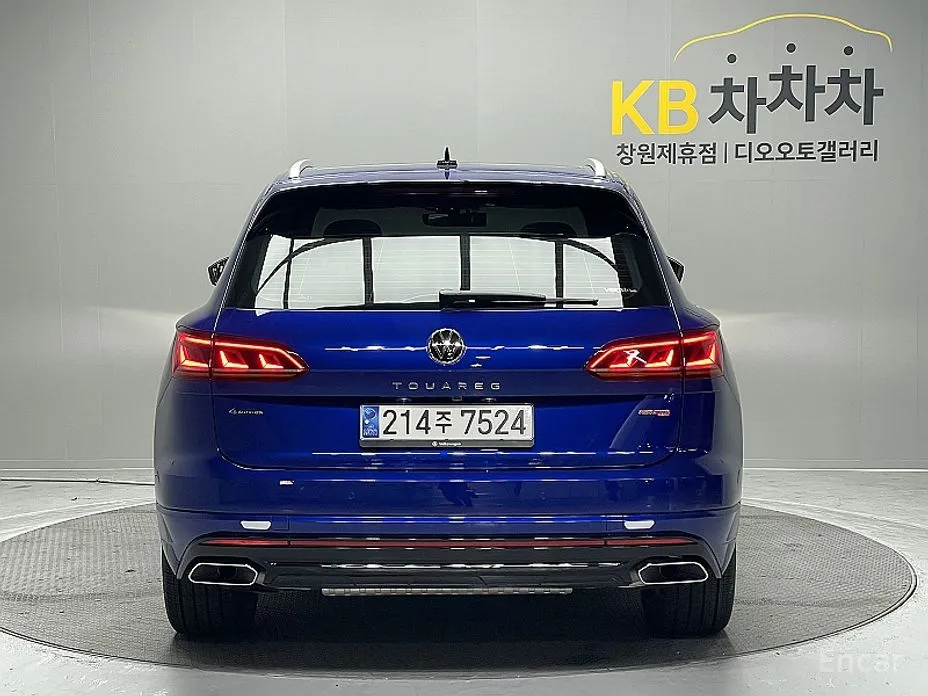 Фото 4 - Volkswagen Touareg