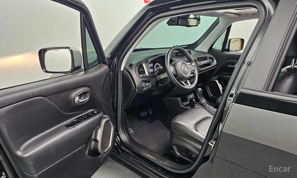 Фото 11 - Jeep Renegade