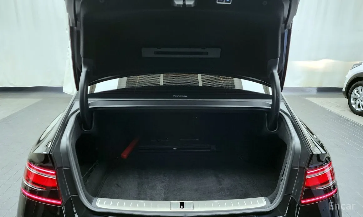 Фото 20 - Genesis G90