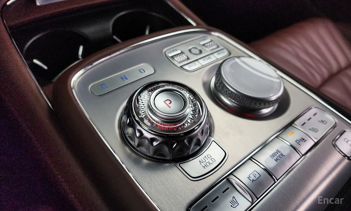 Фото 9 - Genesis G90