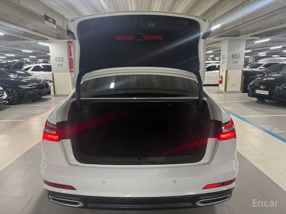 Фото 16 - Audi A6