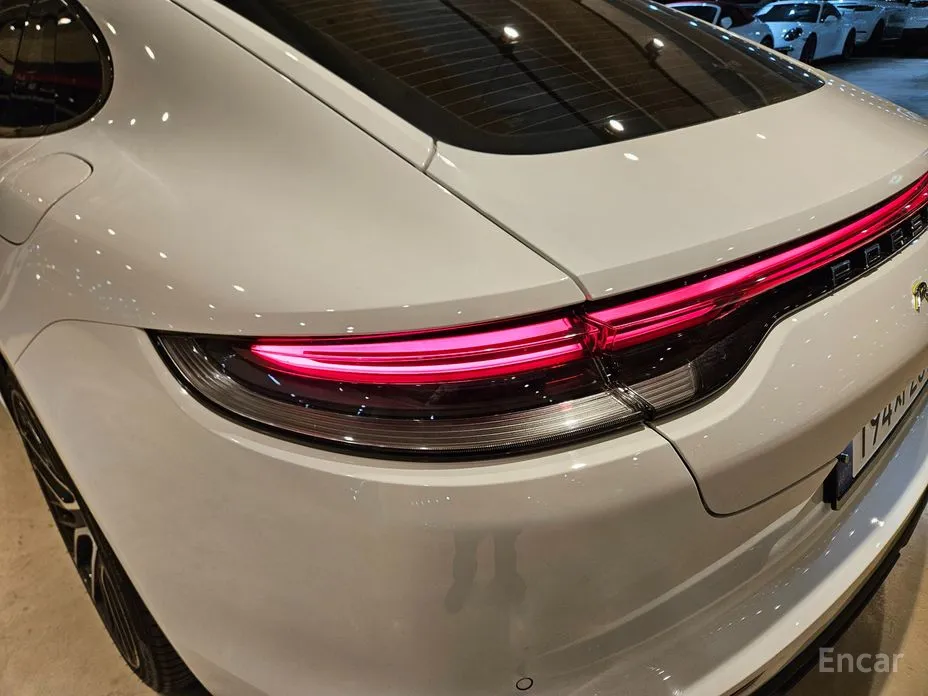 Фото 10 - Porsche Panamera