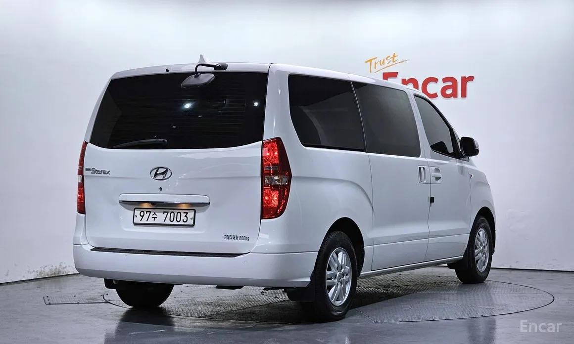 Фото 2 - Hyundai Starex