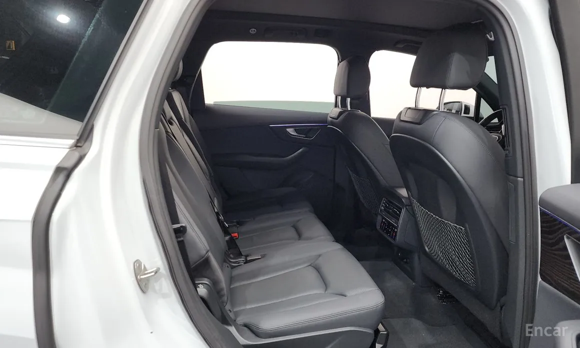 Фото 12 - Audi Q7