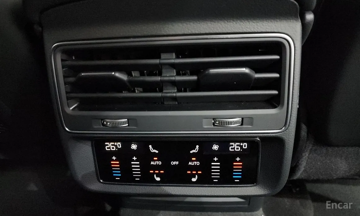 Фото 19 - Audi Q7