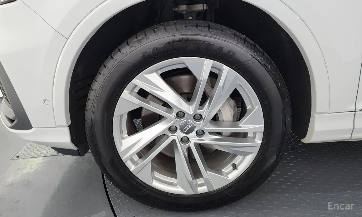 Фото 5 - Audi Q7