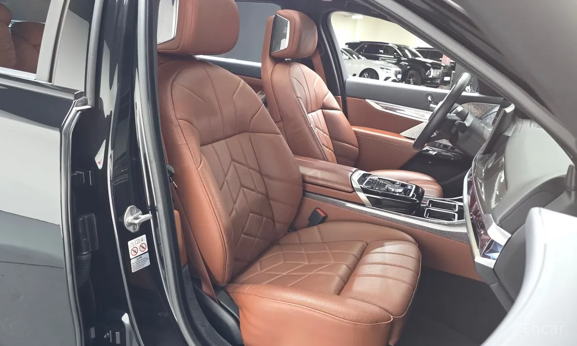 Фото 10 - BMW i7