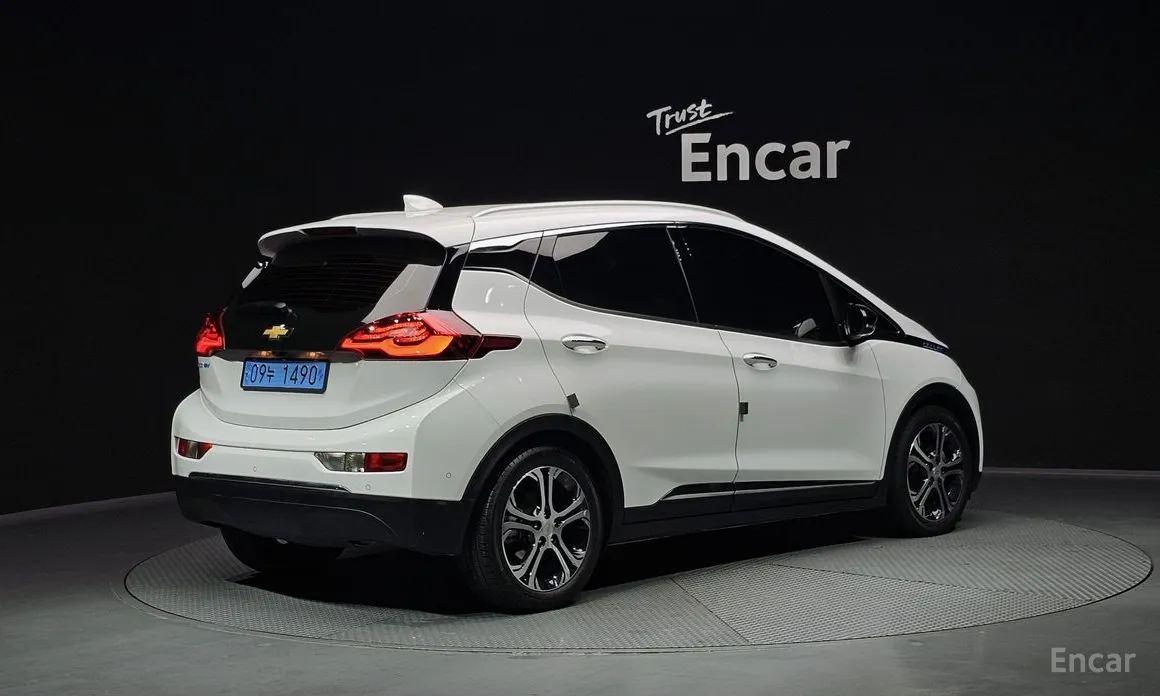 Фото 2 - Chevrolet Bolt EV
